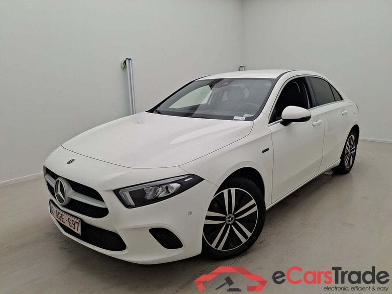 Mercedes A 250e Plug-In Hybrid Aut. LED-Xenon Widescreen Ambient Navi Sport-Leather KeylessGo Camera Klima PDC ... #1