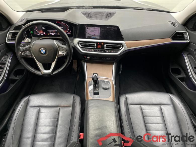 BMW 3-serie 330i High Executive #6