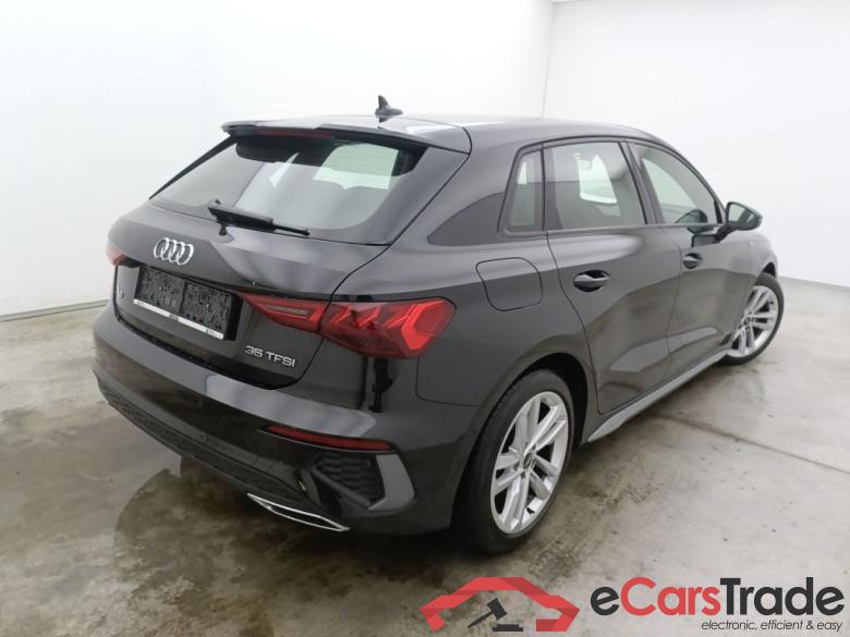 Audi A3 Sportback 1.5 35 TFSi 110kW S tronic S line 5d #2