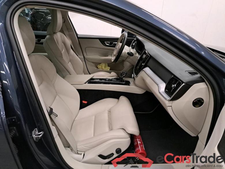 VOLVO - VOL V60 D3 150PK Geartronic Momentum Pro Pack Intellisafe Pro & Business Pro & Winter & Park Assist Pack #3