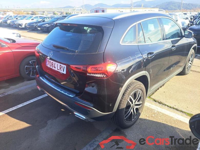 MERCEDES-BENZ GLA / 2020 / 5P / todoterreno GLA 200 D #2