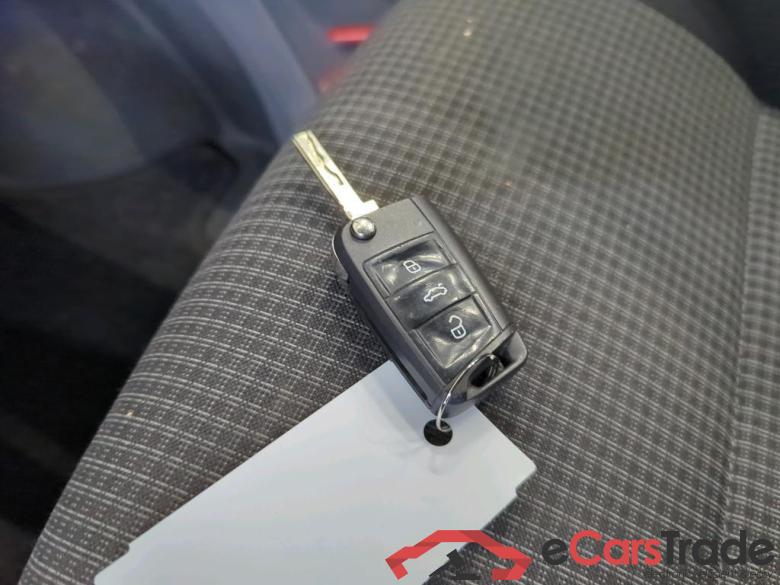 VOLKSWAGEN Transporter Kombi 81 kW #6