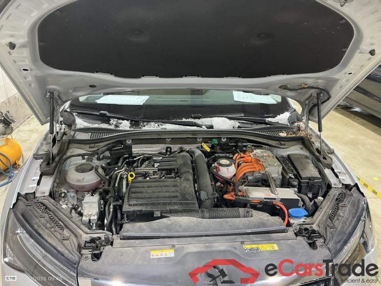 SKODA SUPERB COMBI - 2019 1.4 TSI PHEV Ambition DSG #6