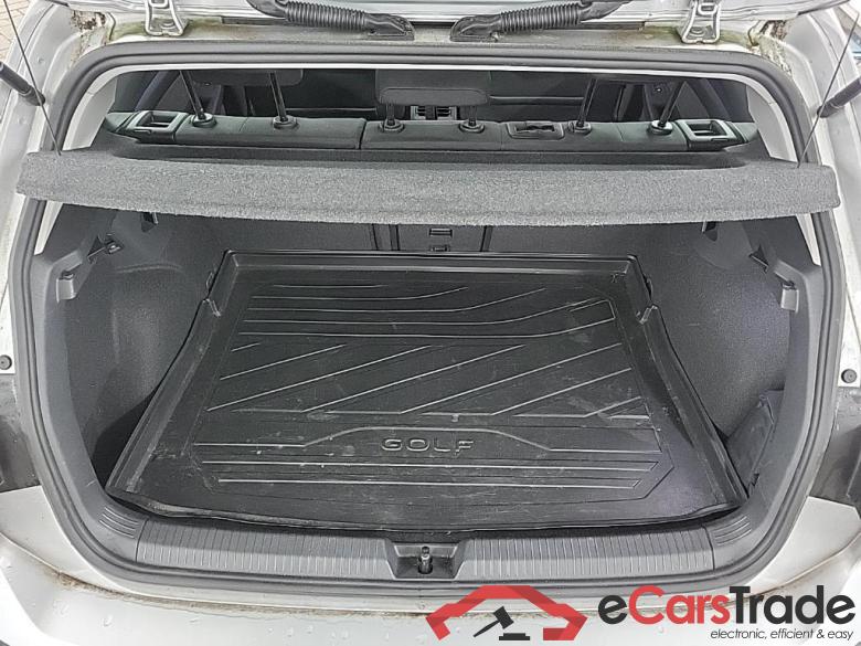 VOLKSWAGEN GOLF 1.0 eTSI 81kW DSG Life Busin. 5D Athlon Edition #5