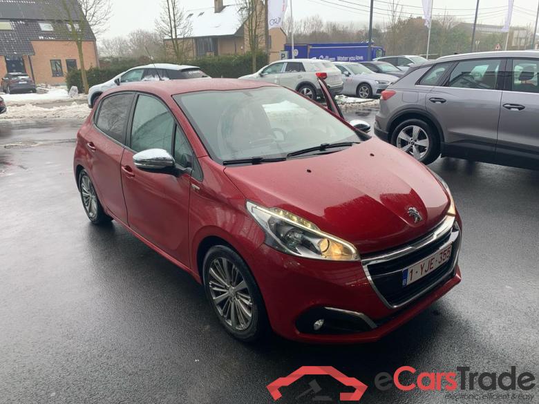 PEUGEOT 208 1.2i PureTech Style #1