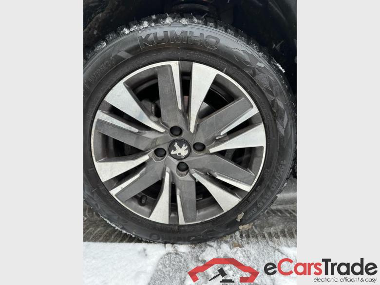 PEUGEOT 2008 1.2 PureTech Allure S&S #5
