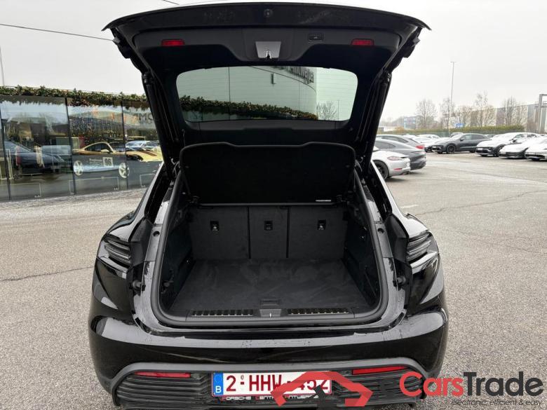 PORSCHE e-Macan Macan 4 #6