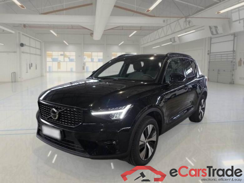 VOLVO XC40 / 2021 / 5P / SUV T4 RECHARGE PLUG-IN AUTO PLUS DARK