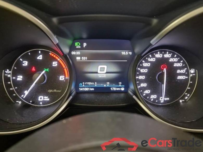 ALFA ROMEO STELVIO / 2017 / 5P / SUV 2.2 TURBO DIESEL 190CV BUSINESS AT8 Q4 #4