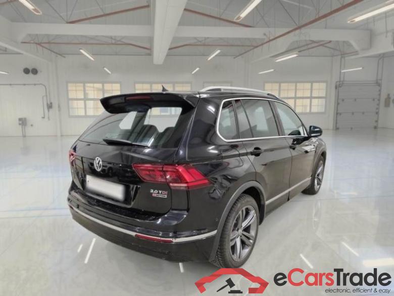 VOLKSWAGEN TIGUAN / 2016 / 5P / SUV 2.0 TDI SCR 140KW EXECUTIVE BMT 4MOT DSG #2