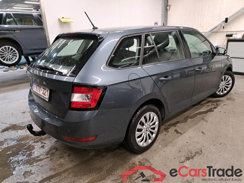 SKODA - SKO FABIA COMBI TSI 95PK Ambition & Comfort & Towing Hook * PETROL * #2