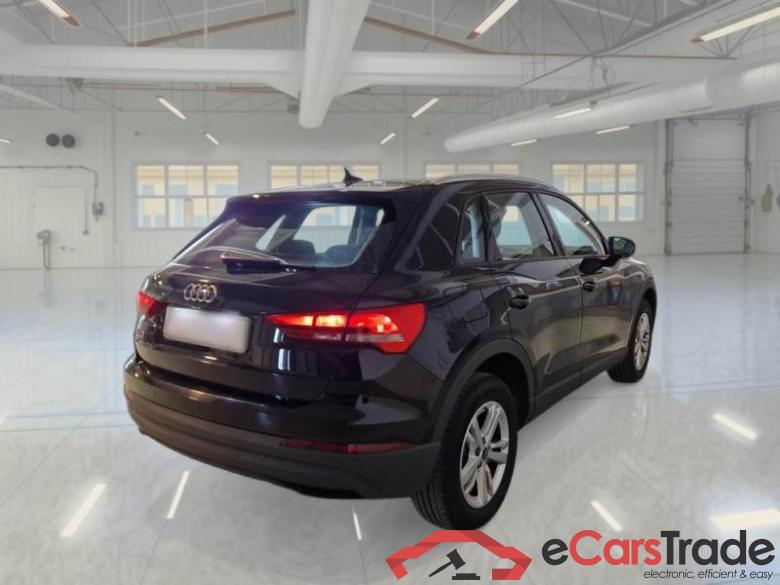 AUDI Q3 / 2018 / 5P / SUV 45 TFSI E S TRONIC BUSINESS #2
