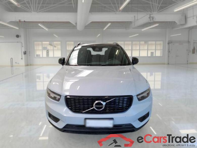 VOLVO XC40 / 2017 / 5P / SUV T4 PLUG-IN HYBRID AUTO RECHARGE R-DESIGN #6