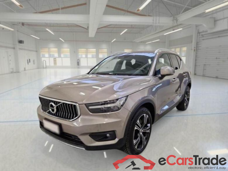 VOLVO XC40 / 2017 / 5P / SUV T4 PLUG-IN HYBRID AUTO RECHARGE INSCR.
