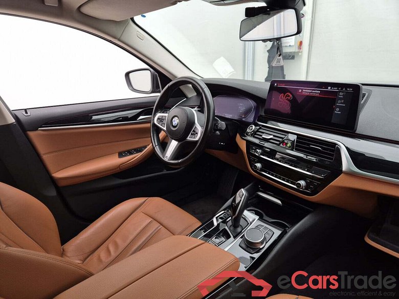 BMW 518d Touring Facelift Aut. Pano LED-Xenon LC-Pro Navi-Pro Ambient Leather KeylessGo Camera Klima PDC ... #6
