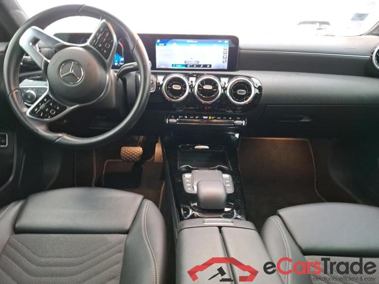 MERCEDES-BENZ Classe A Compact 2018 5P Berline A 250 e Business Line 8GDCT #5