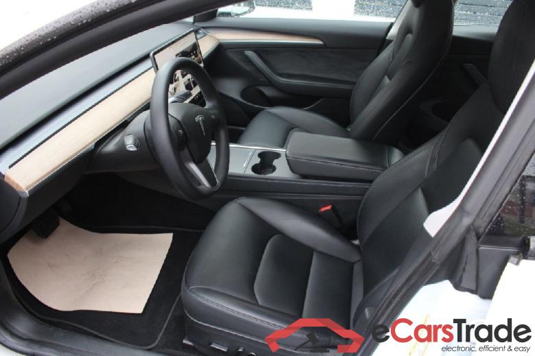 TESLA Model 3 RWD Hinterradantrieb 4d 239kW #4