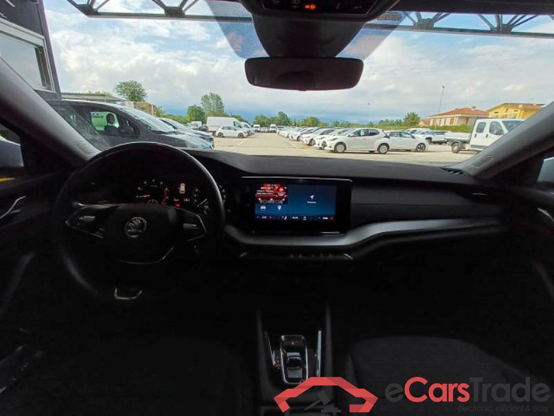 SKODA OCTAVIA WAGON / 2020 / 5P / STATION WAGON 1.5 E-TEC AMBITION DSG #3