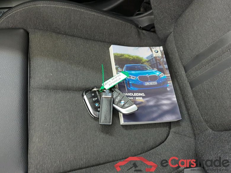 BMW 1 Serie 118i Sport Line 5d #4