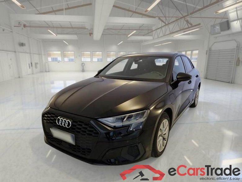 AUDI A3 / 2020 / 5P / BERLINA 40 TFSI E S TRONIC BUSINESS S.BACK #1