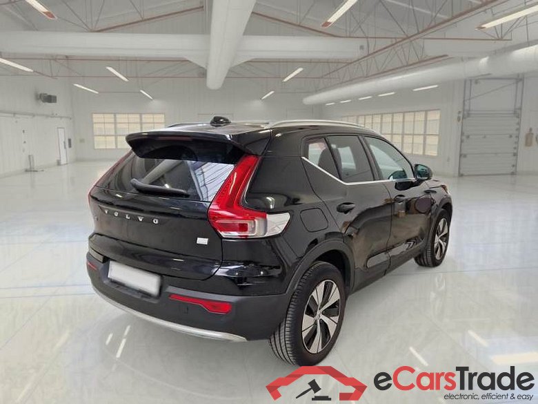 VOLVO XC40 / 2021 / 5P / SUV T4 RECHARGE PLUG-IN AUTO CORE #2