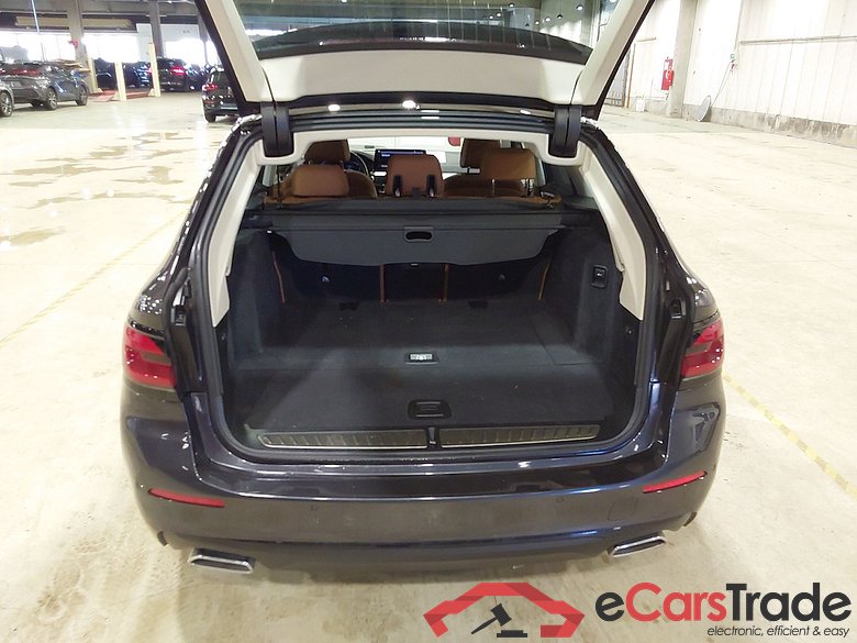 BMW 5 SERIES TOURING 2.0 518D 100KW TOURING AUTO #3