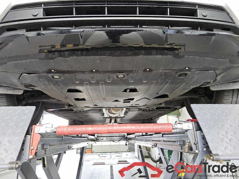 Volvo XC40 (2017->) DE - SUV5 B4 2WD EU6d, R-Design (EURO 6d), 2020 - 2022 #5