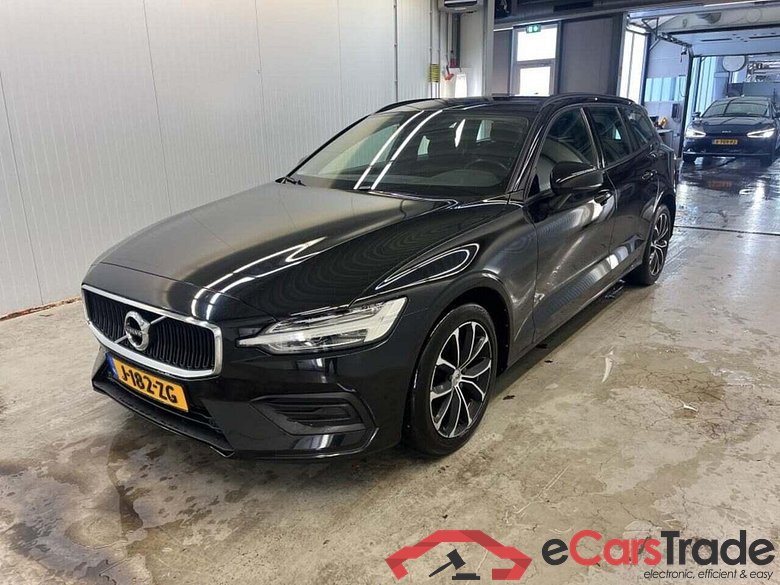 VOLVO V60 2.0 B3 Mom. Adv.
