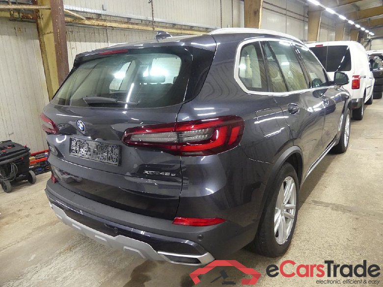 Baureihe X5 xDrive 45 e xLine 3.0 290KW AT8 E6d #2