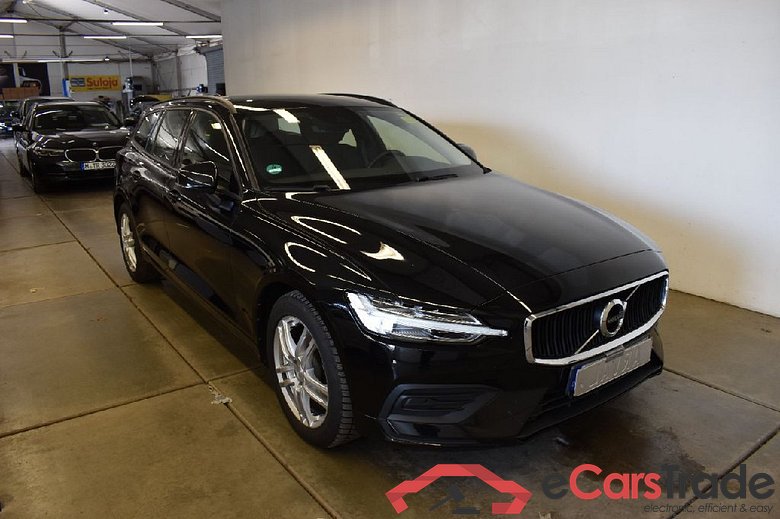 V60 Kombi Momentum 2.0 b5 120KW AT8 E6d #2