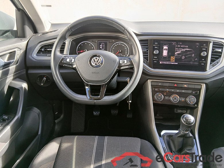 VOLKSWAGEN T-Roc / 2017 / 5P / todoterreno Advance 1.0 TSI 85kW (115CV) (CX) #3