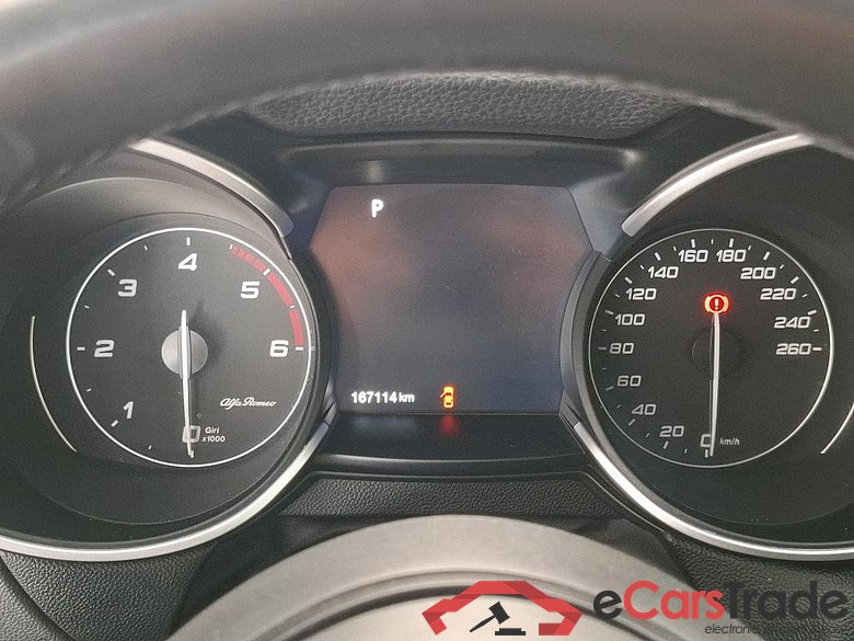 ALFA ROMEO Stelvio / 2017 / 5P / SUV 2.2 Diesel 160ch AT8 Super #6