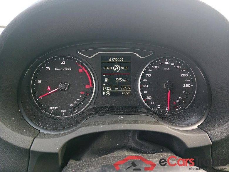 AUDI A3 / 2016 / 4P / sedán Sedan Black line 35 TDI 110kW S tronic #4