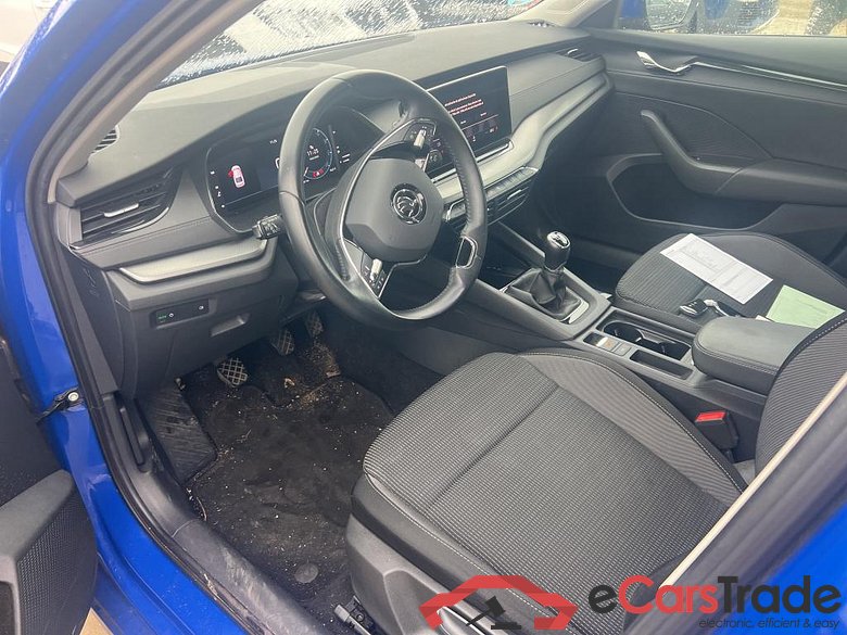 SKODA Octavia / 2020 / 5P / berlina con portón 2.0 TDI 85kW (115 CV) Manual Ambition #3