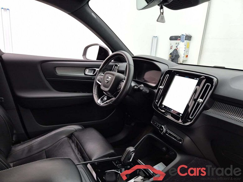VOLVO XC40 Recharge P8 AWD R-Design #3