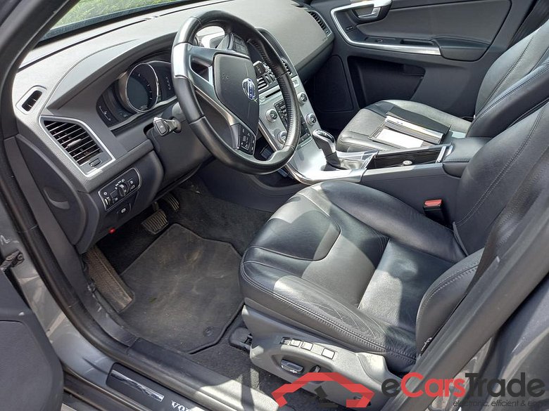 VOLVO XC60 2.0 D4 Summum Geartronic #4