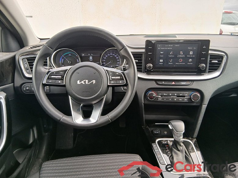 KIA XCeed / 2022 / 5P / todoterreno 1.6 GDi PHEV 104kW (141CV) eDrive (AC) #3
