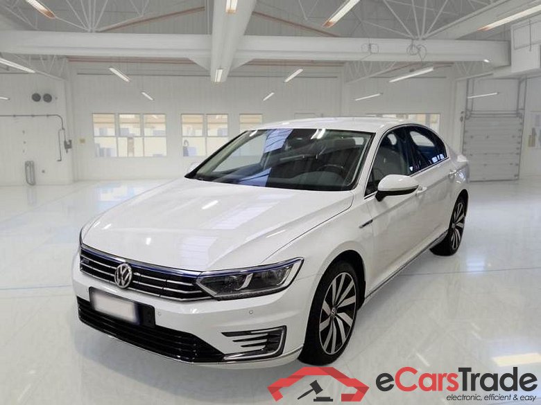 VOLKSWAGEN PASSAT / 2014 / 4P / BERLINA 1.4 TSI DSG GTE #1