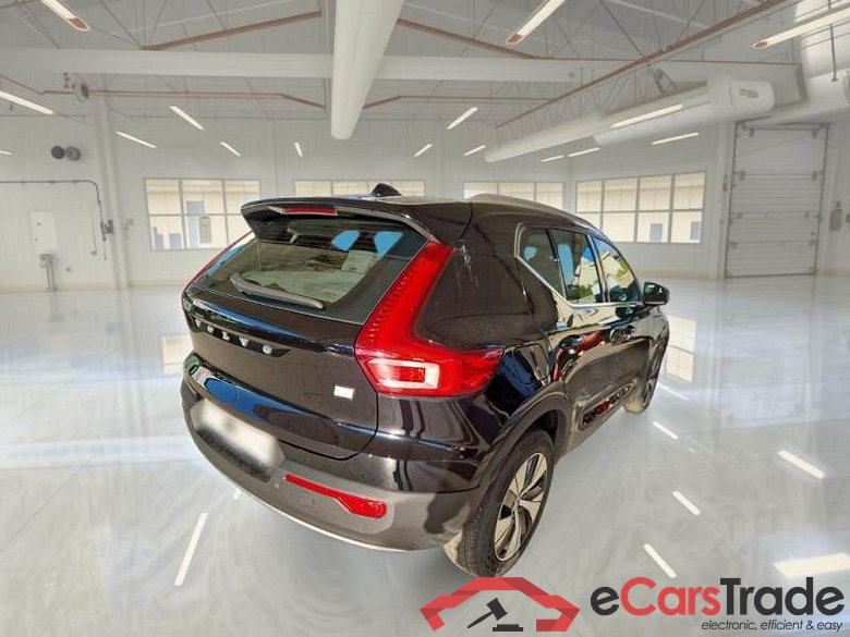 VOLVO XC40 / 2017 / 5P / SUV T5 PLUG-IN HYBRID RECH INSCRIP EXPR #2