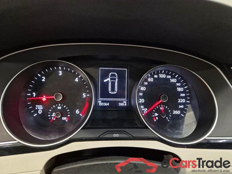 VOLKSWAGEN PASSAT / 2014 / 5P / STATION WAGON VARIANT 2.0 TDI 110KW BUSINESS BMT #4