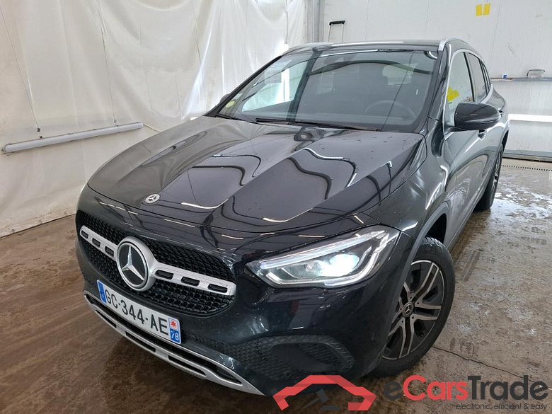 MERCEDES-BENZ GLA / 2020 / 5P / SUV 2.0 GLA 200 D BUSINESS LINE DCT