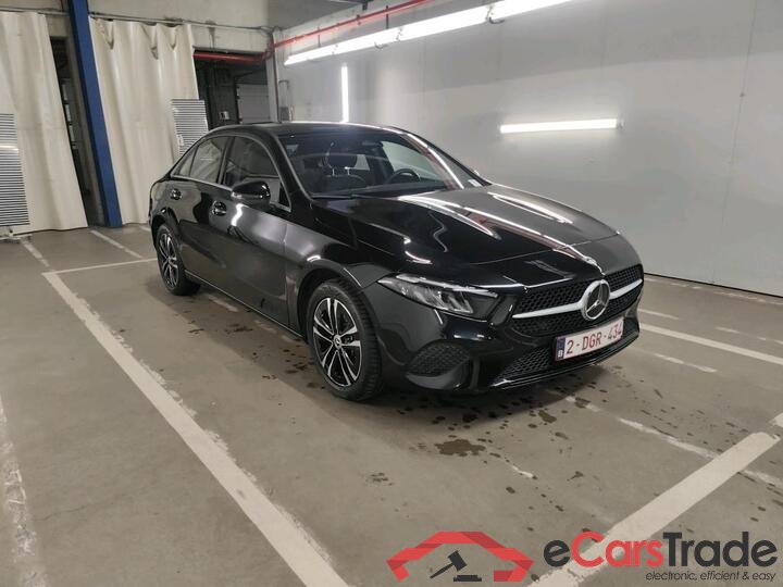 Mercedes A-Klasse Limousine A-Klasse Limousine A 250 e Business Line (PHEV) 160kW/218pk  4D/P Auto-7 #2