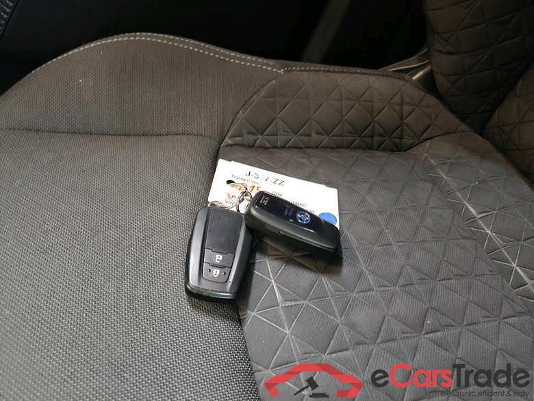 TOYOTA C-HR 72 kW #6