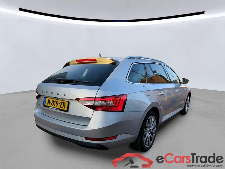 SKODA Superb Combi 110 kW #6
