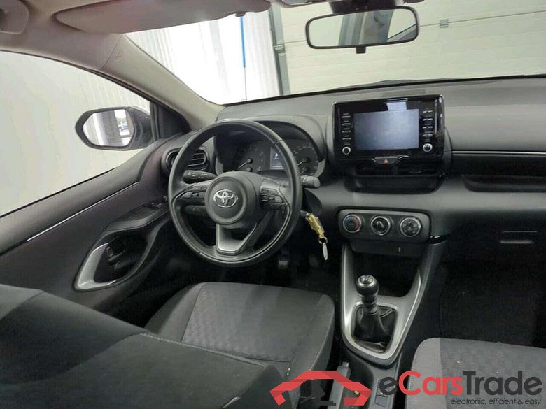 TOYOTA Yaris 1.5 VVT-i Active #3