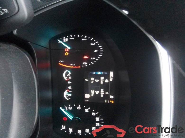 FORD KUGA / 2019 / 5P / SUV 1.5 ECOBOOST 150CV 2WD TITANIUM #4