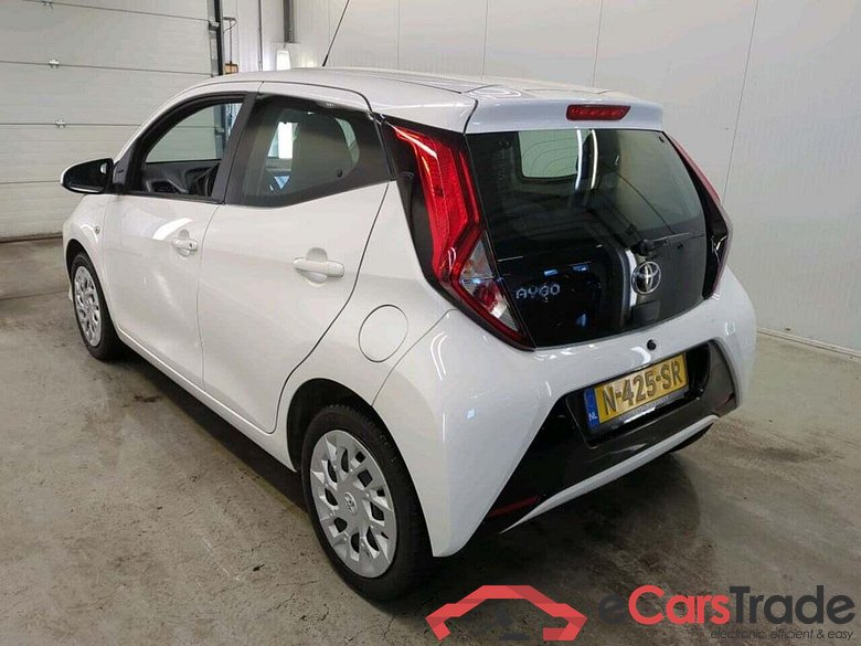 TOYOTA Aygo 1.0 VVT-i x-play #6