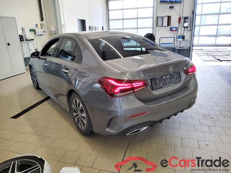 Mercedes-Benz A Limousine (BM 177)(08.2018->) DE - Lim4 A 200 EU6d, Lim. AMG Line (EURO 6d), 2019 - 2022 #4