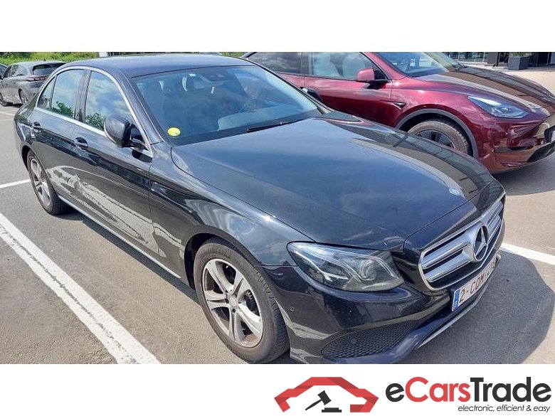 Mercedes-Benz E200d Avantgarde Aut. MULTIBEAM 1/2 Sport-Leather Navi KeylessGo Camera Klima PDC ...