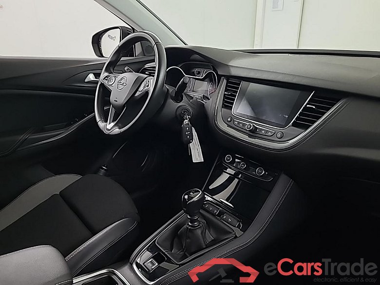 OPEL Grandland X 1.2 Turbo S&S 96kW Bus. Executive 5D #6